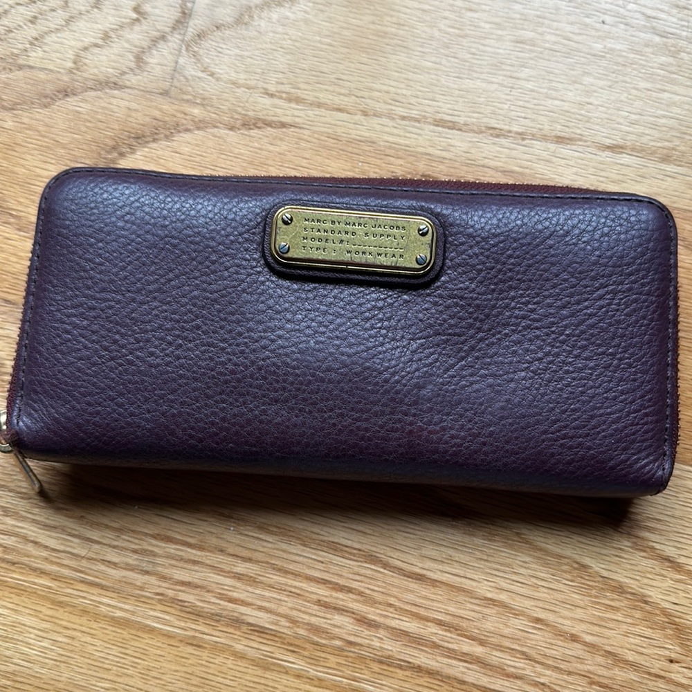 Marc Jacobs zip around full wallet